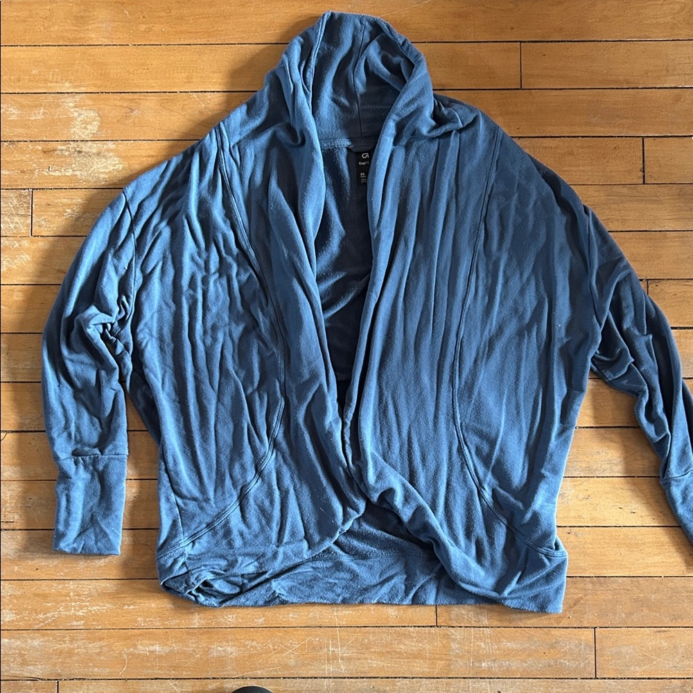 EUC GAP Fit Charcoal Gray/Blue cardigan Top